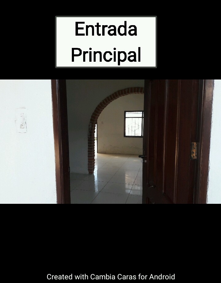 Casa Av. Lujan, calle E. De la esquina del Centro Cultural del Colegio Rancho Nuevo, entrando la 4ta casa, frente a una Canchita de fulbito. Foto 3