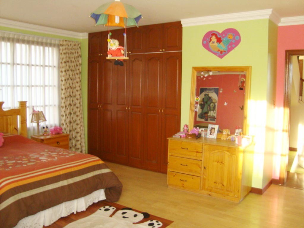 Casa en Villa Taquiña en Cochabamba 4 dormitorios 5 baños 2 parqueos Foto 10