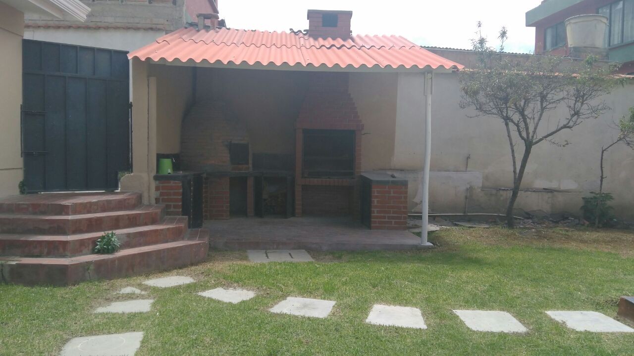 Casa en Seguencoma en La Paz 5 dormitorios 5 baños 2 parqueos Foto 9