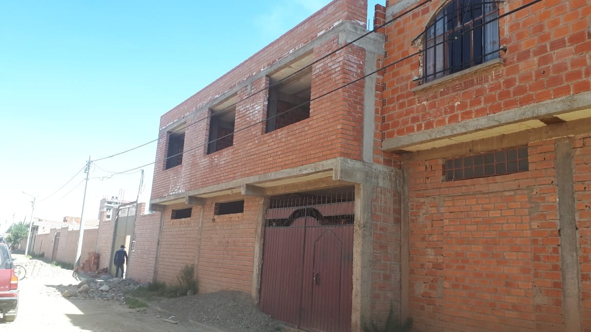 Casa en Villa Bolívar en El Alto 3 dormitorios 2 baños 4 parqueos Foto 2