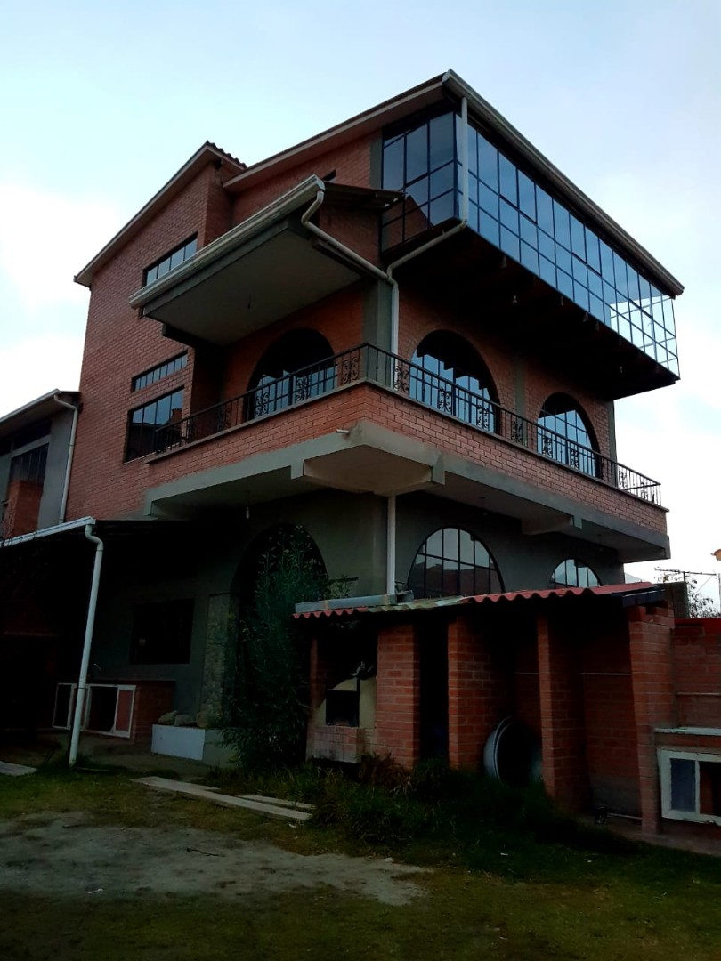 Casa en AlquilerHERMOSA  CASA  ALQUILER ZONA  JUPAPINA Foto 11