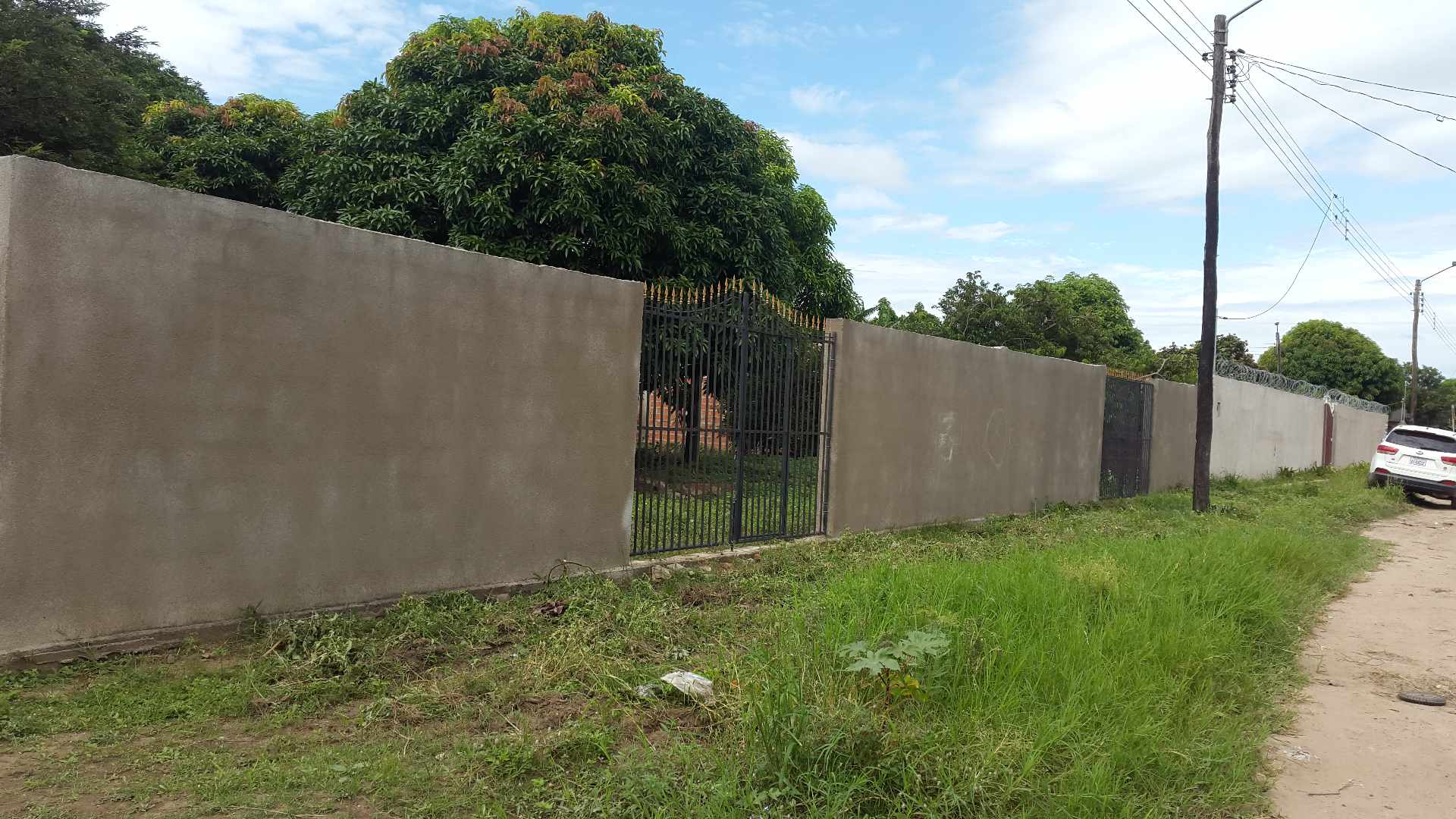 Terreno Plan 3000.cerca del castillo  Foto 1