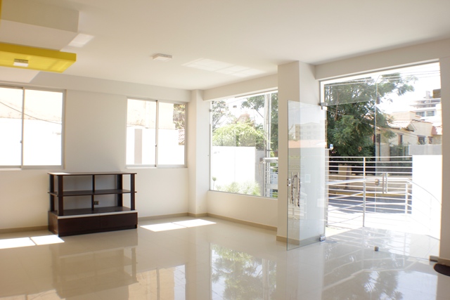 Local comercial en VentaCalle Alcibiades Guzmán casi Av. Santa Cruz Foto 17