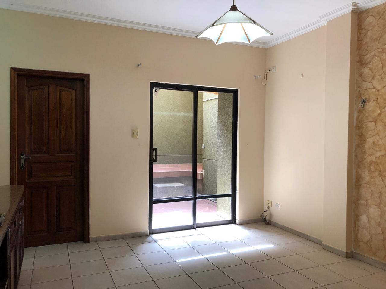 Departamento en Centro en Santa Cruz de la Sierra 1 dormitorios 1 baños  Foto 3