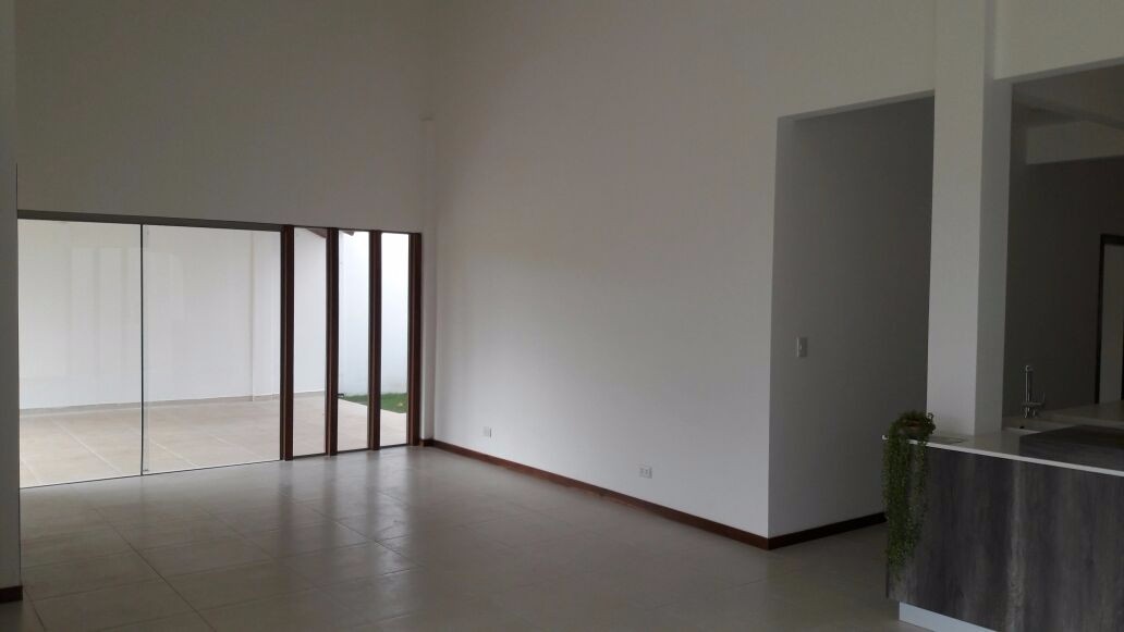 Casa en Carretera Norte en Santa Cruz de la Sierra 5 dormitorios 4 baños 3 parqueos Foto 14