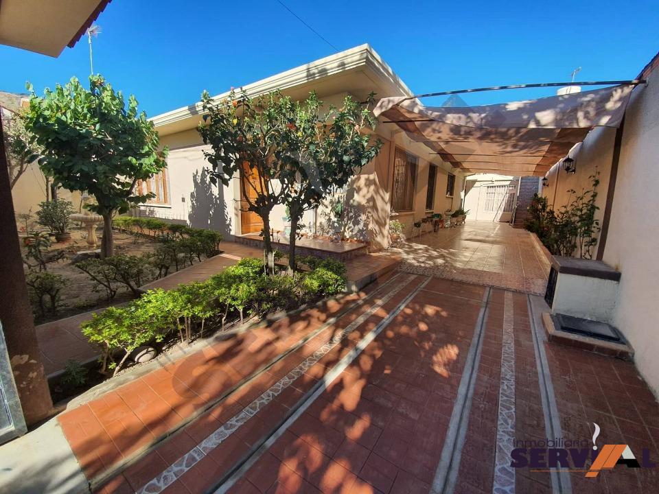 Casa CASA EN VENTA CON DEPARTAMENTO AUXILIAR INMEDIACIONES DEL KM 5 AV. CIRCUNVALACIÓN Foto 1