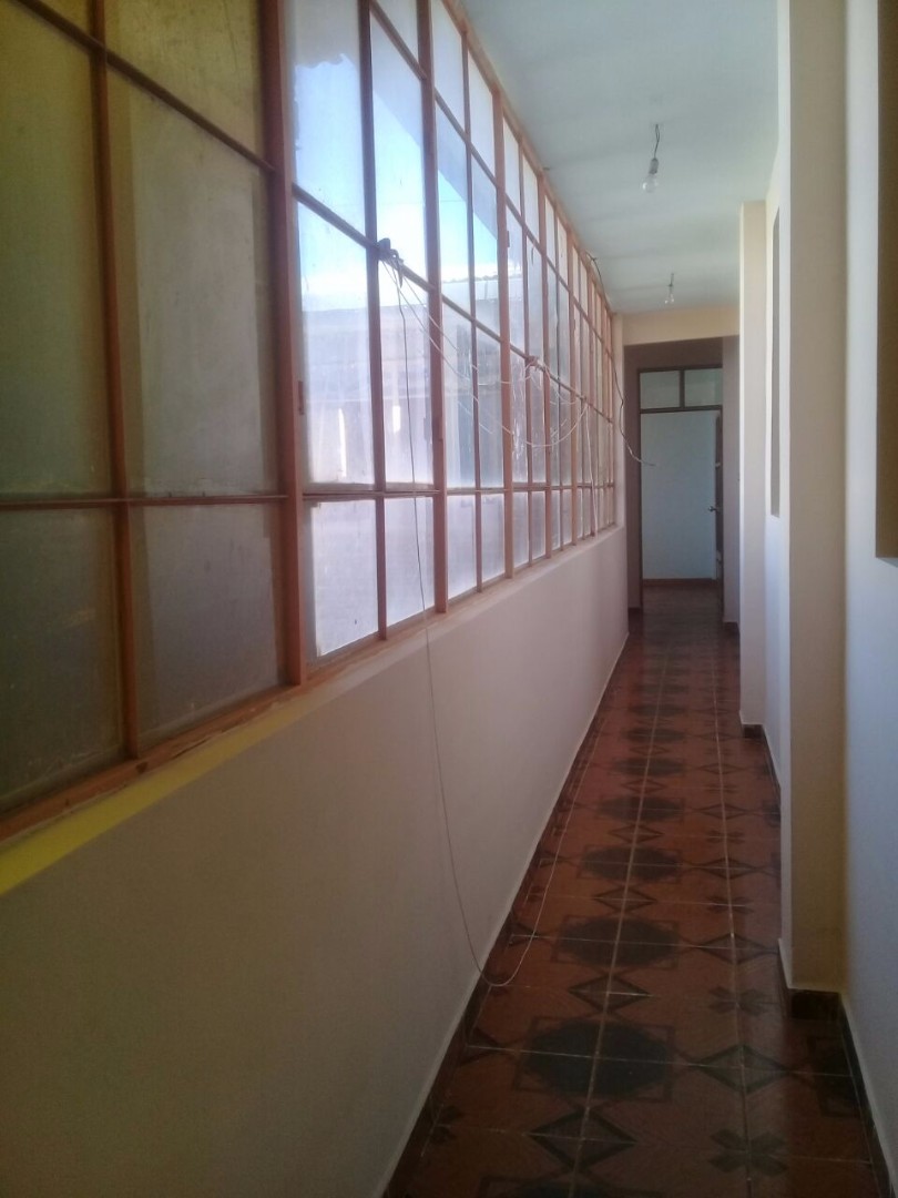 Casa en Oruro en Oruro 6 dormitorios 2 baños 5 parqueos Foto 3