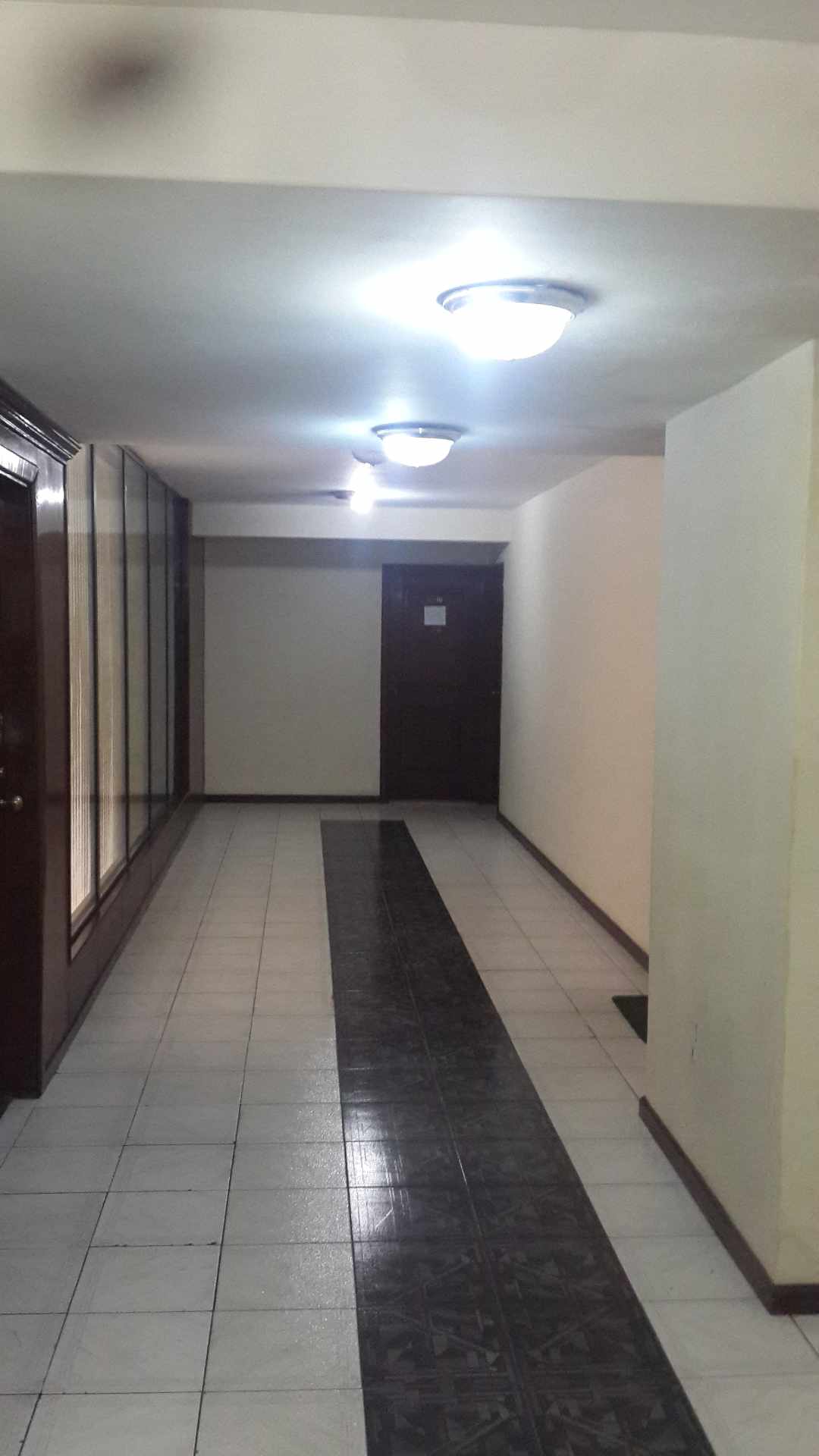 Oficina en VentaCalle Belisario Salinas Edificio Belisario Salinas entre Av. 20 de Octubre y Av. 6 de Agosto Foto 4