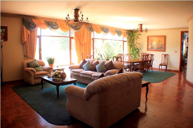 Casa en VentaCalle Innominada, Urb. El Paraiso 4 dormitorios 5 baños  Foto 13