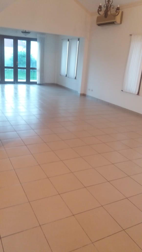 Casa ALQUILO CASA DE 2 PLANTAS, $US 700, DENTRO DE CONDOMINIO, ZONA NORTE 7MO ANILLO Foto 11