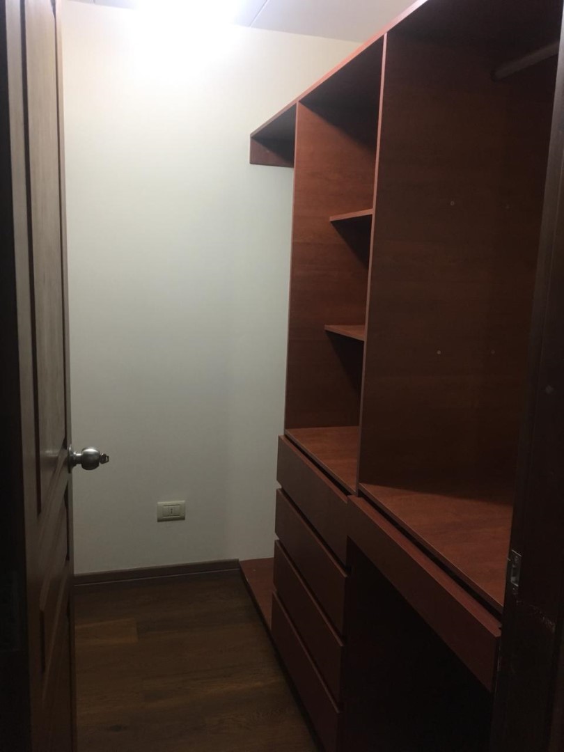 Departamento en Miraflores en La Paz 3 dormitorios 3 baños 1 parqueos Foto 2