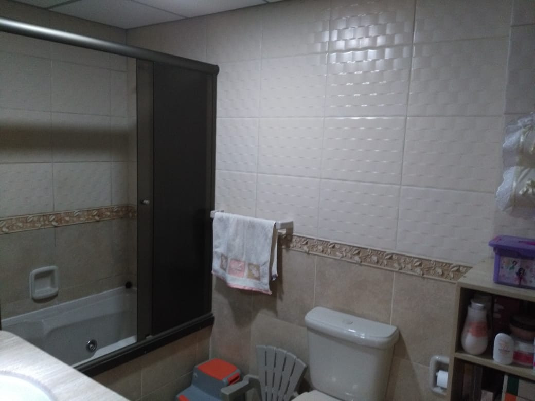 Departamento $us.- 149000.- PRECIOSO DEPARTAMENTO EDIFICIO TITAN – AV. AMERICA OESTE Superficie: 187 m2. ACABADOS DE LUJO 657-18189  Foto 28