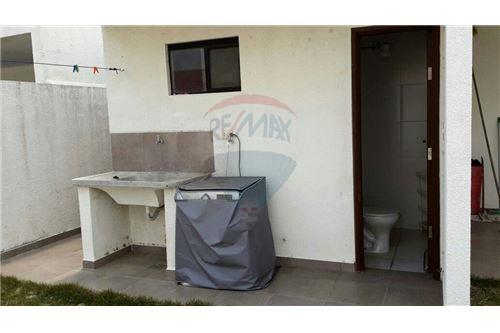 Casa en Carretera Norte en Santa Cruz de la Sierra 9 dormitorios 3 baños 1 parqueos Foto 4