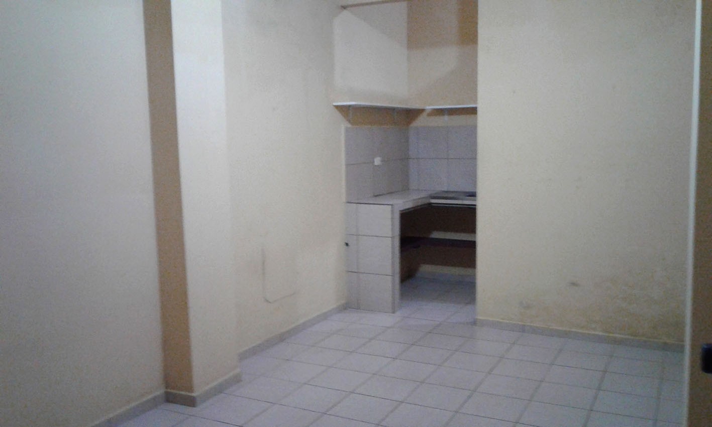 Habitación en AlquilerHabitación con baño privado y cocineta, 5° anillo Av. Banzer Foto 1