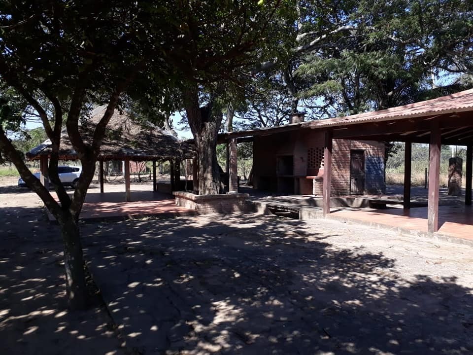 Casa en VentaEn la población de COTOCA en la ciudad de Santa Cruz 3 dormitorios 1 baños 6 parqueos Foto 6