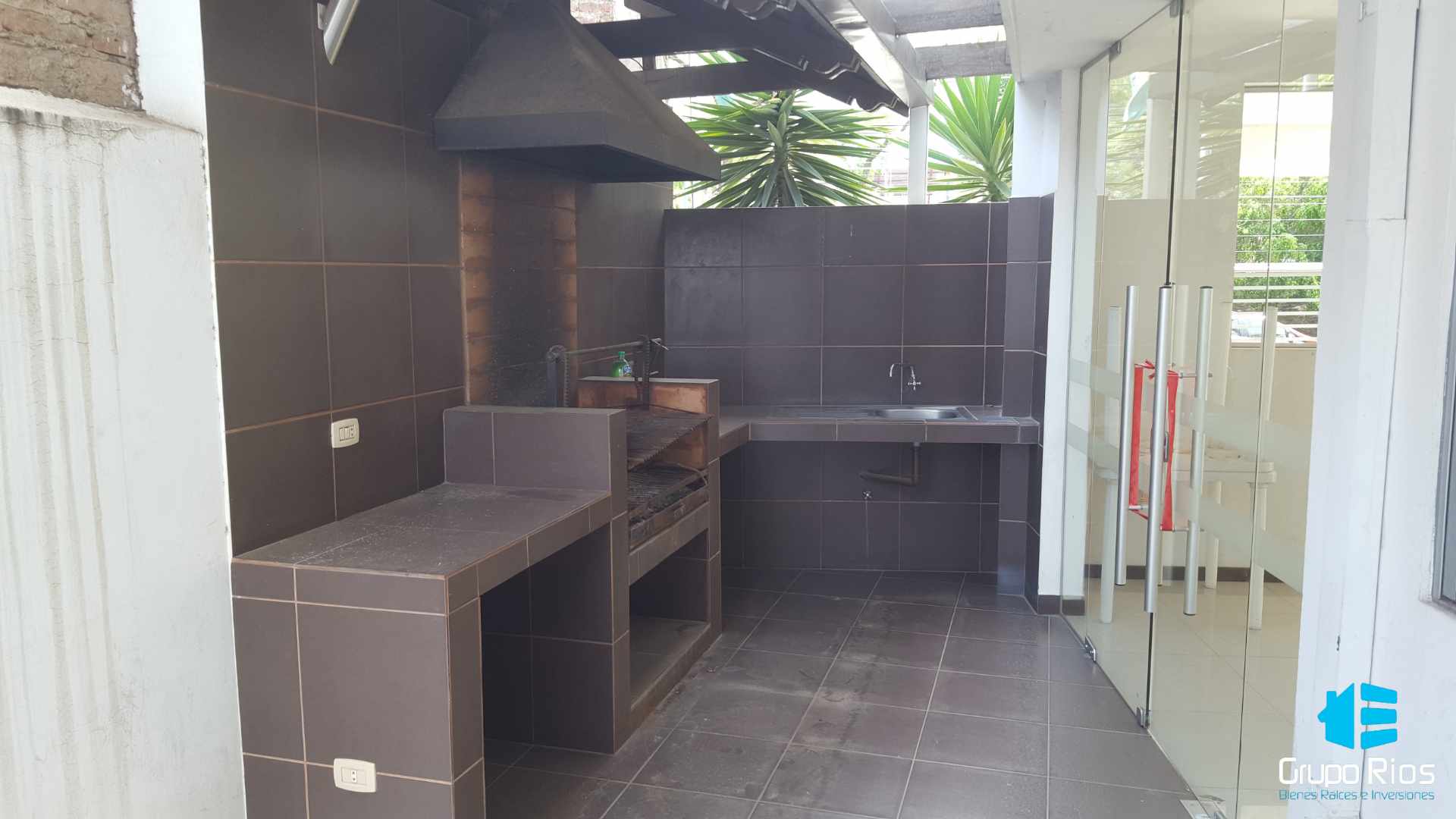 Departamento en VentaAvenida Santa Cruz y ciclovia a dos cuadras de la avenida america Foto 14