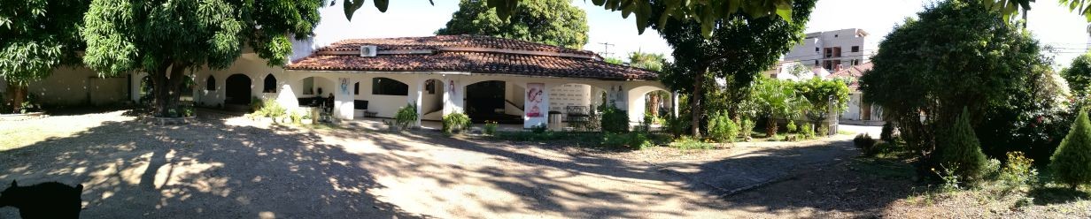 Casa en Hamacas en Santa Cruz de la Sierra 6 dormitorios 7 baños 15 parqueos Foto 3