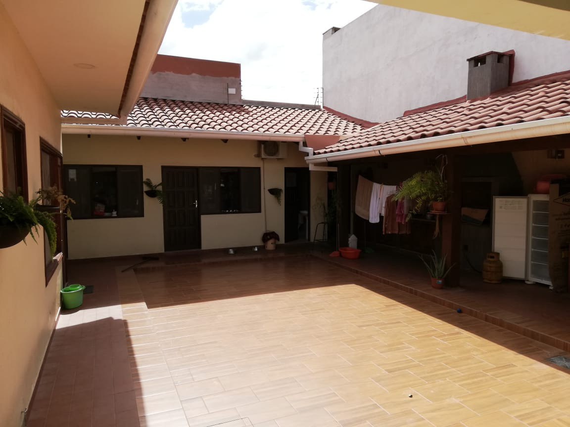 Casa en Hamacas en Santa Cruz de la Sierra 6 dormitorios 4 baños 2 parqueos Foto 11