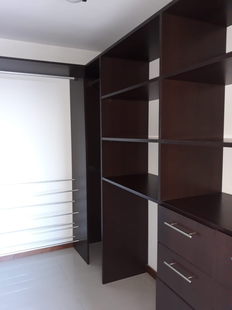 Departamento en AlquilerCALLE SAAVEDRA Y POTOSI ZONA CENTRO 3 dormitorios 3 baños 1 parqueos Foto 4