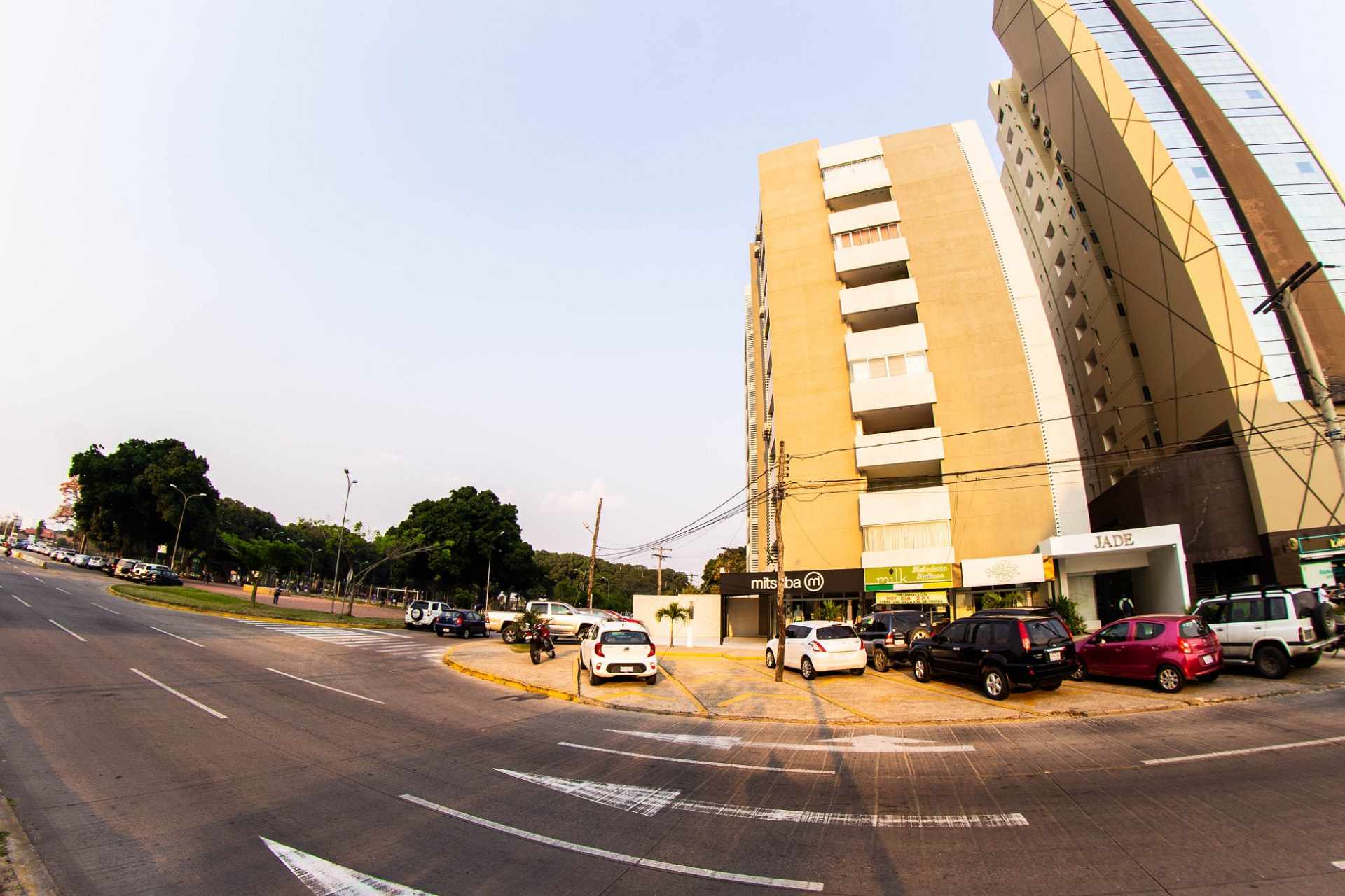 Departamento en VentaAv. Beni 4°anillo. Condominio Jade Foto 5