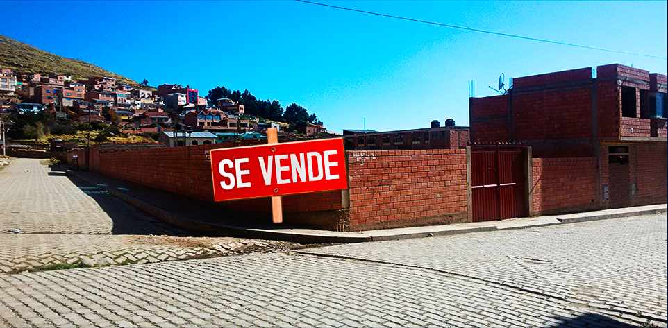 Terreno en VentaAv. Avaroa S/N    Foto 1