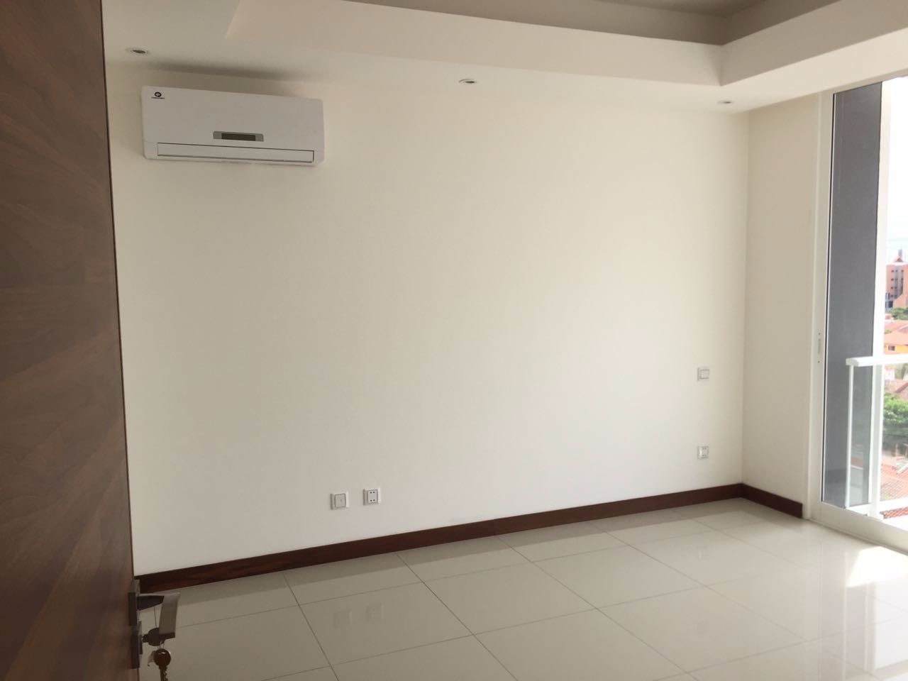 Departamento en VentaEdificio Puerto Madero, Calle los Claveles al lado de Sirari Suites zona de Equipetrol Foto 19