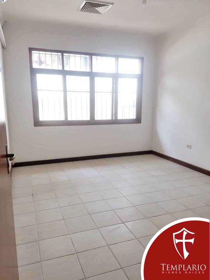 Casa en AlquilerZona Equipetrol entre 3er y 4to Anillo

 Foto 7