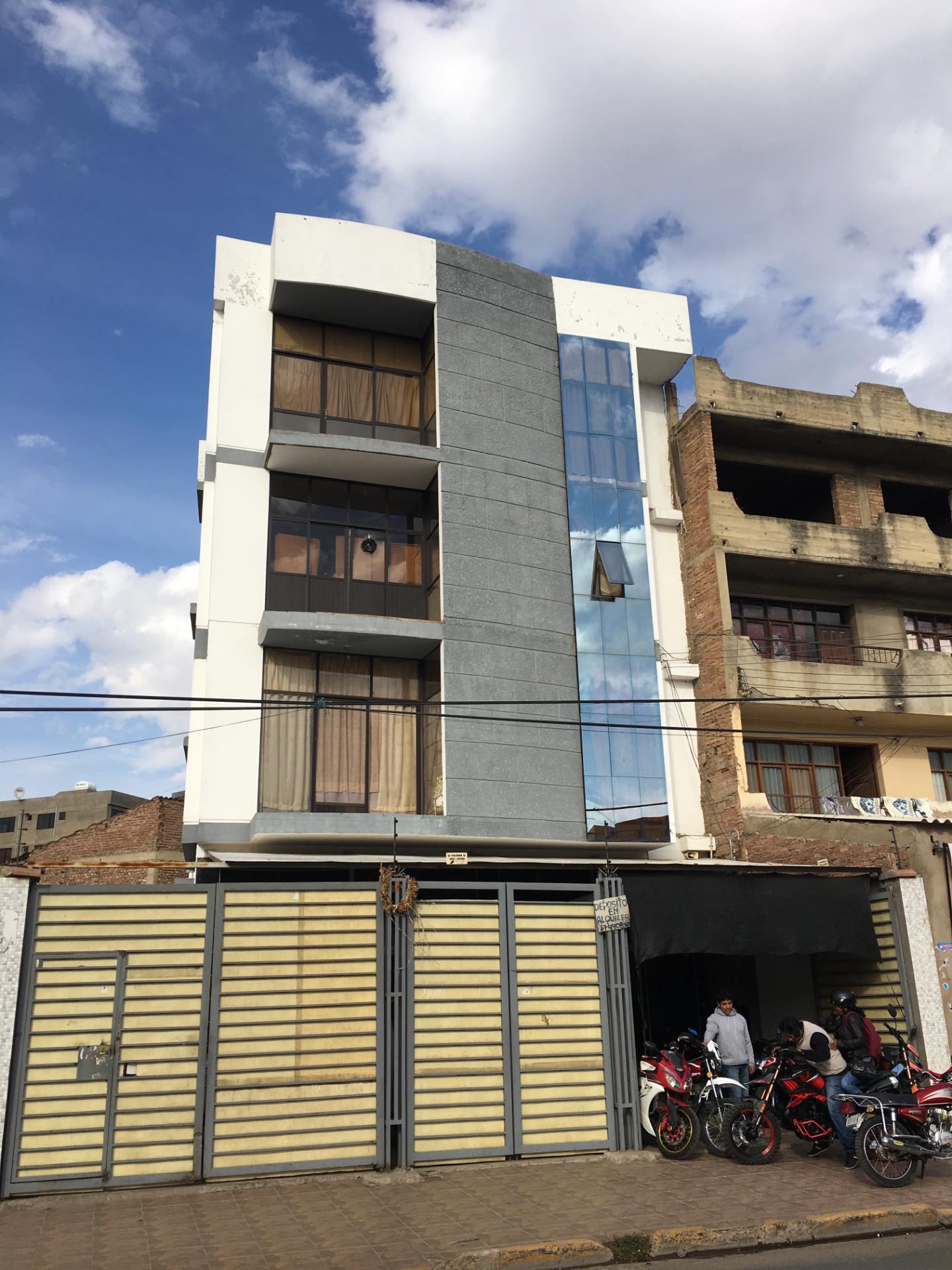 Casa en VentaRepública y 6 de agosto c/ moxos  15 dormitorios 11 baños 2 parqueos Foto 15