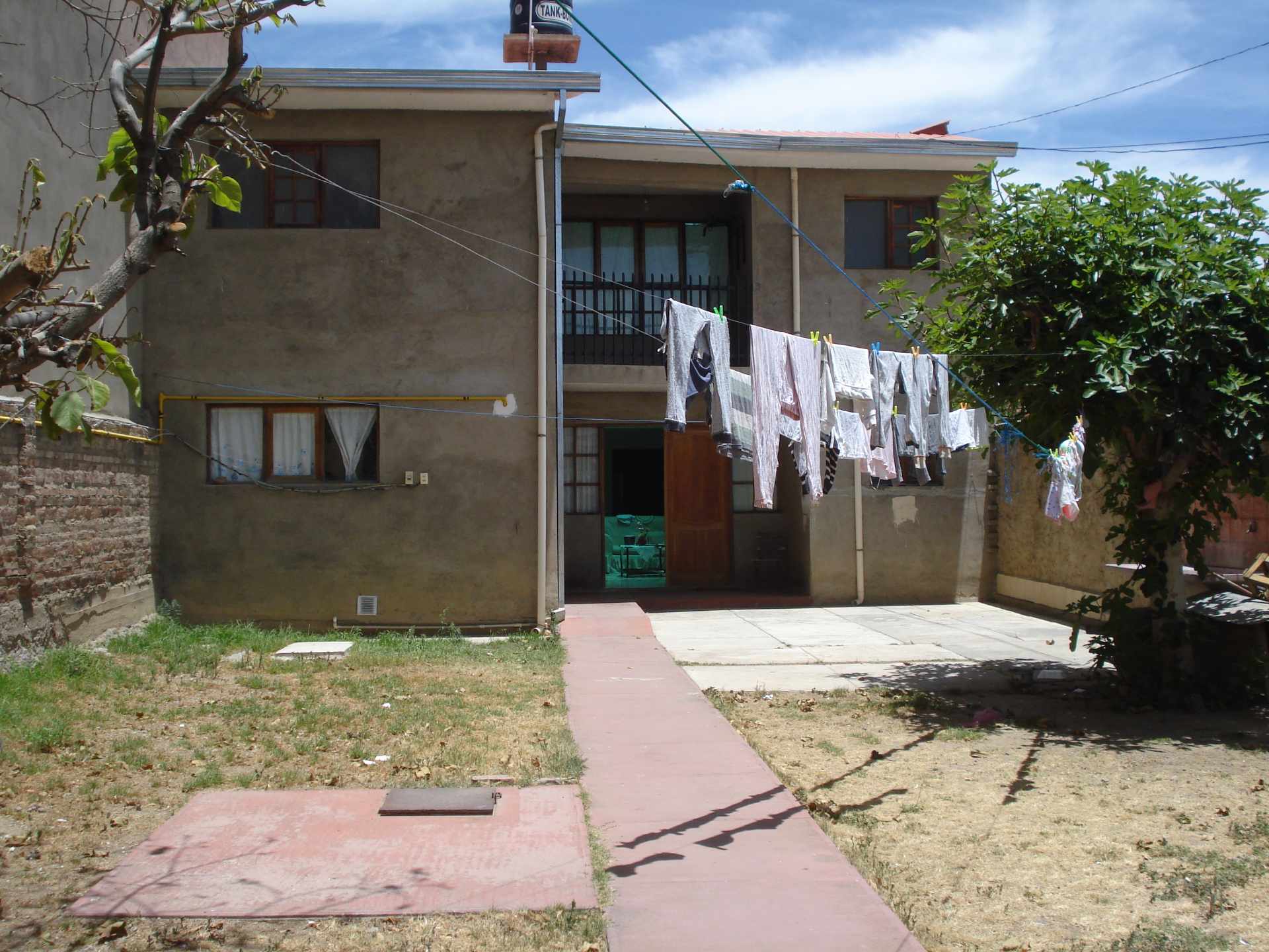 Casa en Temporal en Cochabamba 4 dormitorios 3 baños 7 parqueos Foto 1