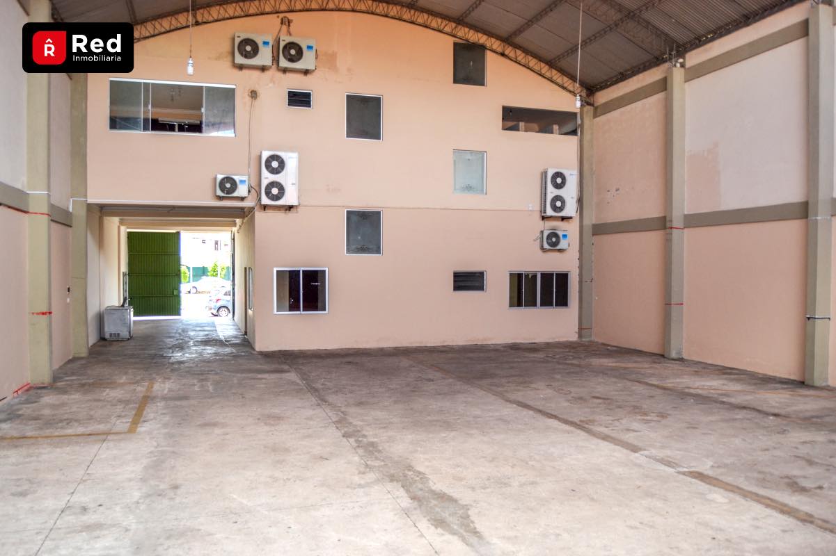 Edificio ALQUILER DE EDIFICIO SOBRE AVENIDA CON GALPON Foto 2