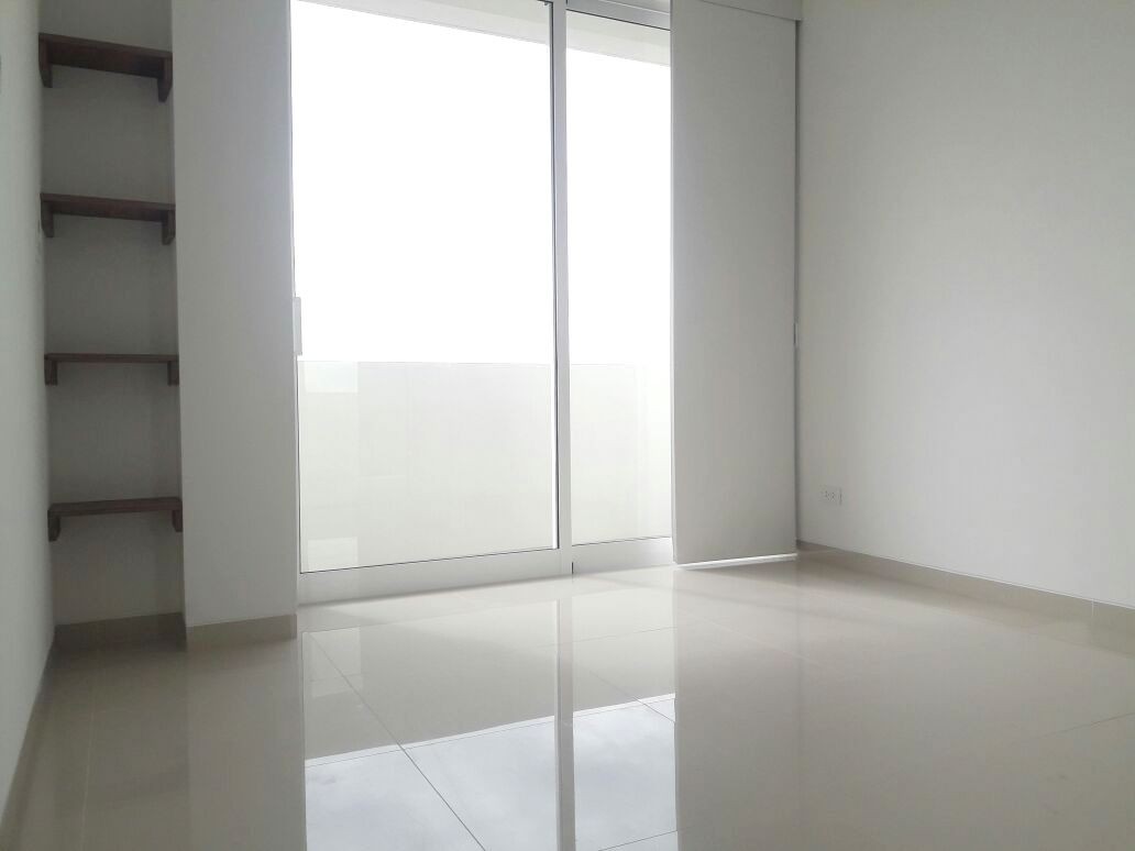 En Alquiler a $us 800 Foto 3