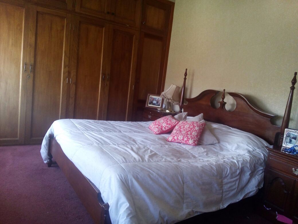Casa en Los Pinos en La Paz 4 dormitorios 3 baños 3 parqueos Foto 1