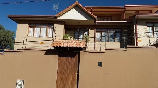 Casa en Sacaba en Cochabamba 4 dormitorios 3 baños 3 parqueos Foto 1