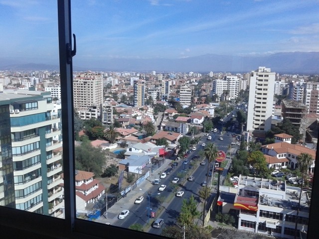 Departamento en Queru Queru en Cochabamba 4 dormitorios 6 baños 2 parqueos Foto 9