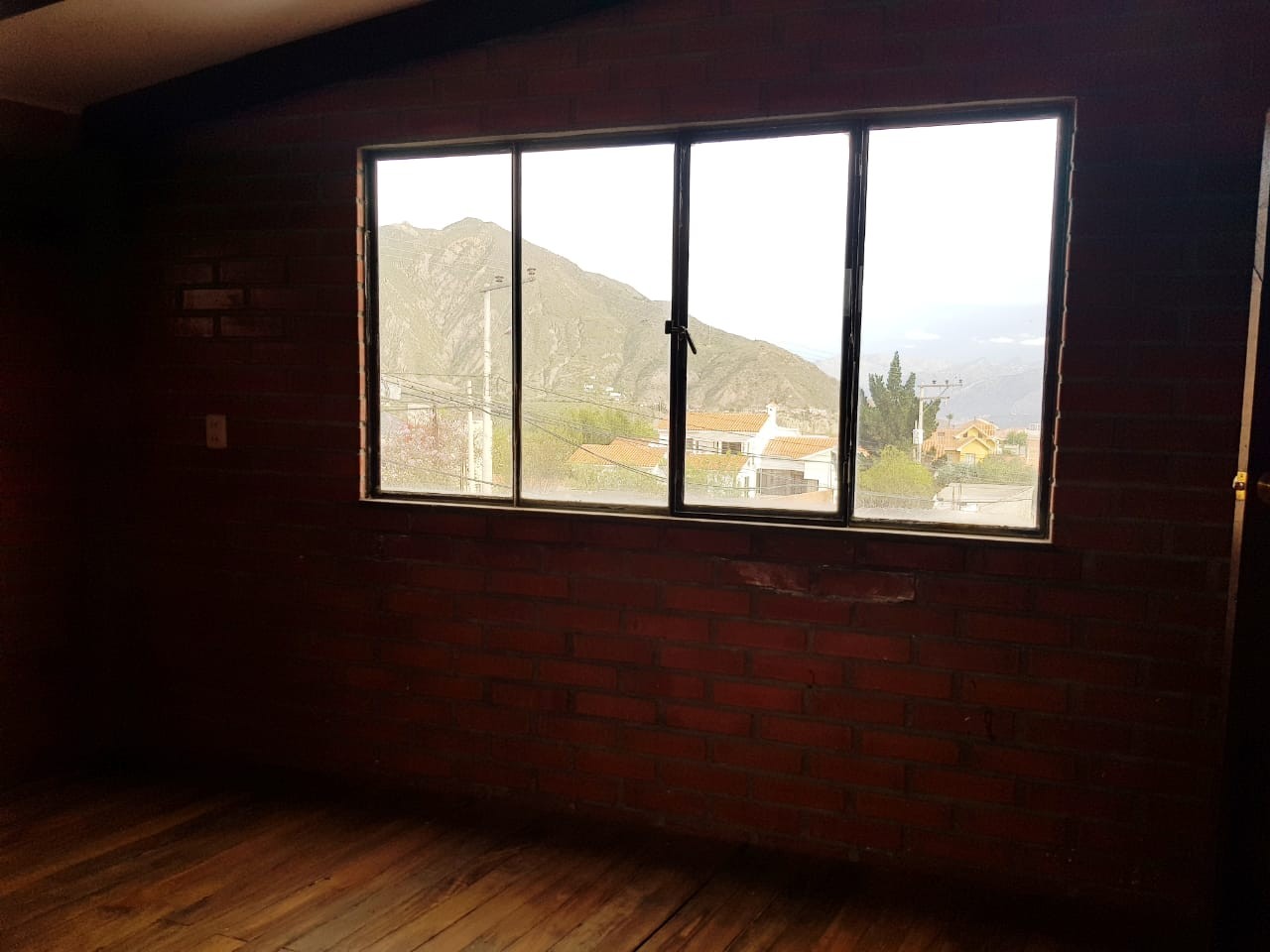 Casa en AlquilerHERMOSA  CASA  ALQUILER ZONA  JUPAPINA Foto 6