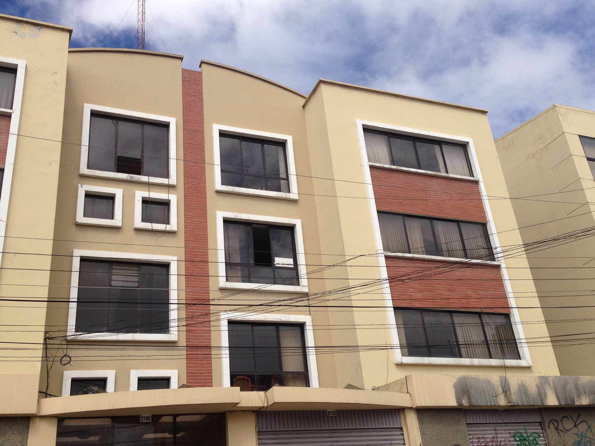 En Alquiler a $us 530 Foto 1