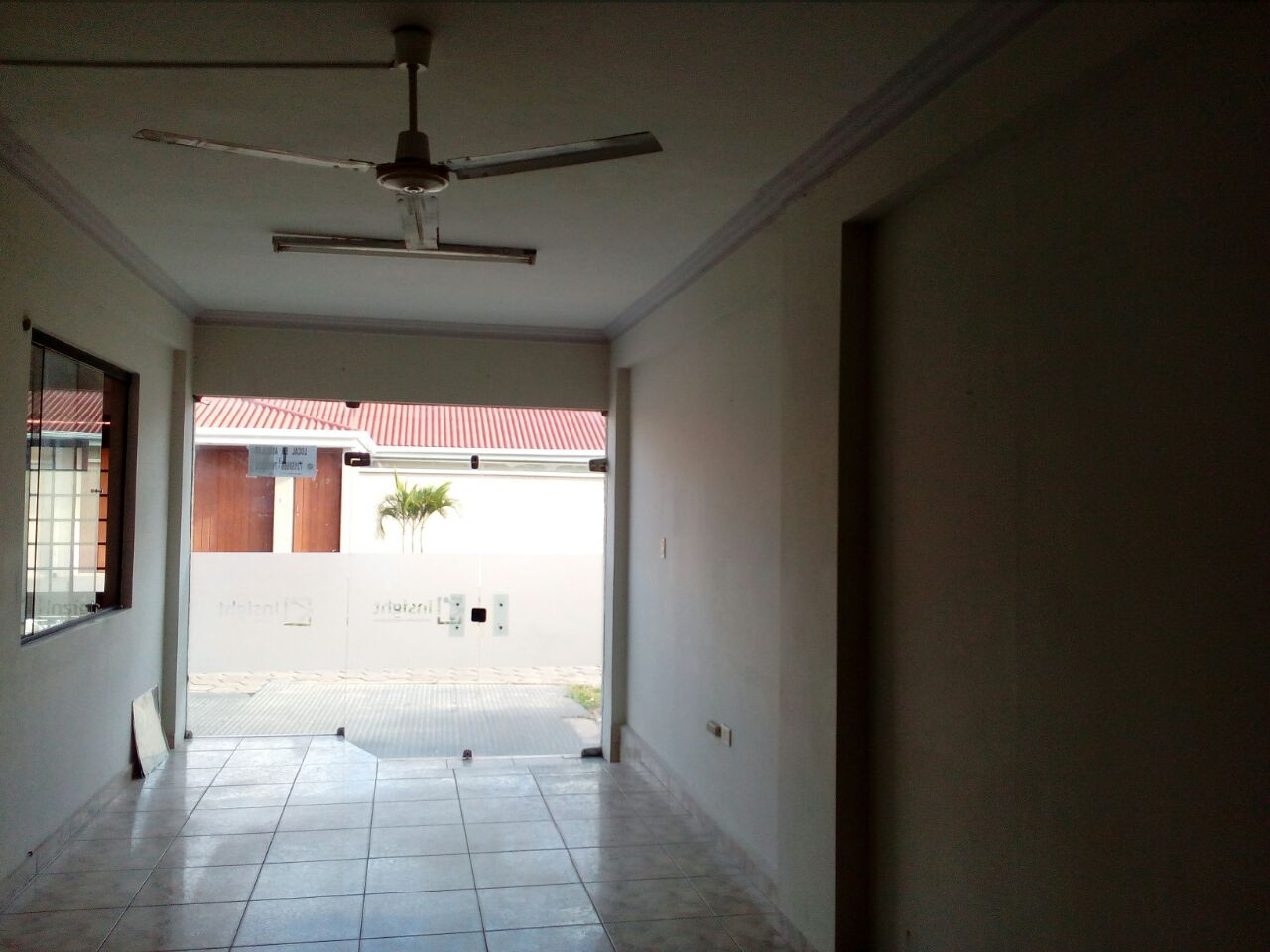 Oficina Calle Buenos Aires entre 1ro y 2do anillo Foto 3