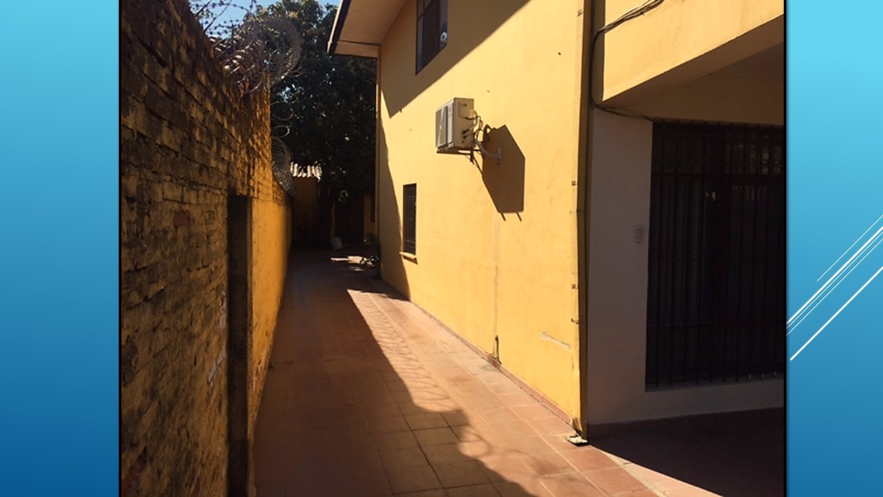 Casa Av. Paragua calle Tucanes  Foto 3