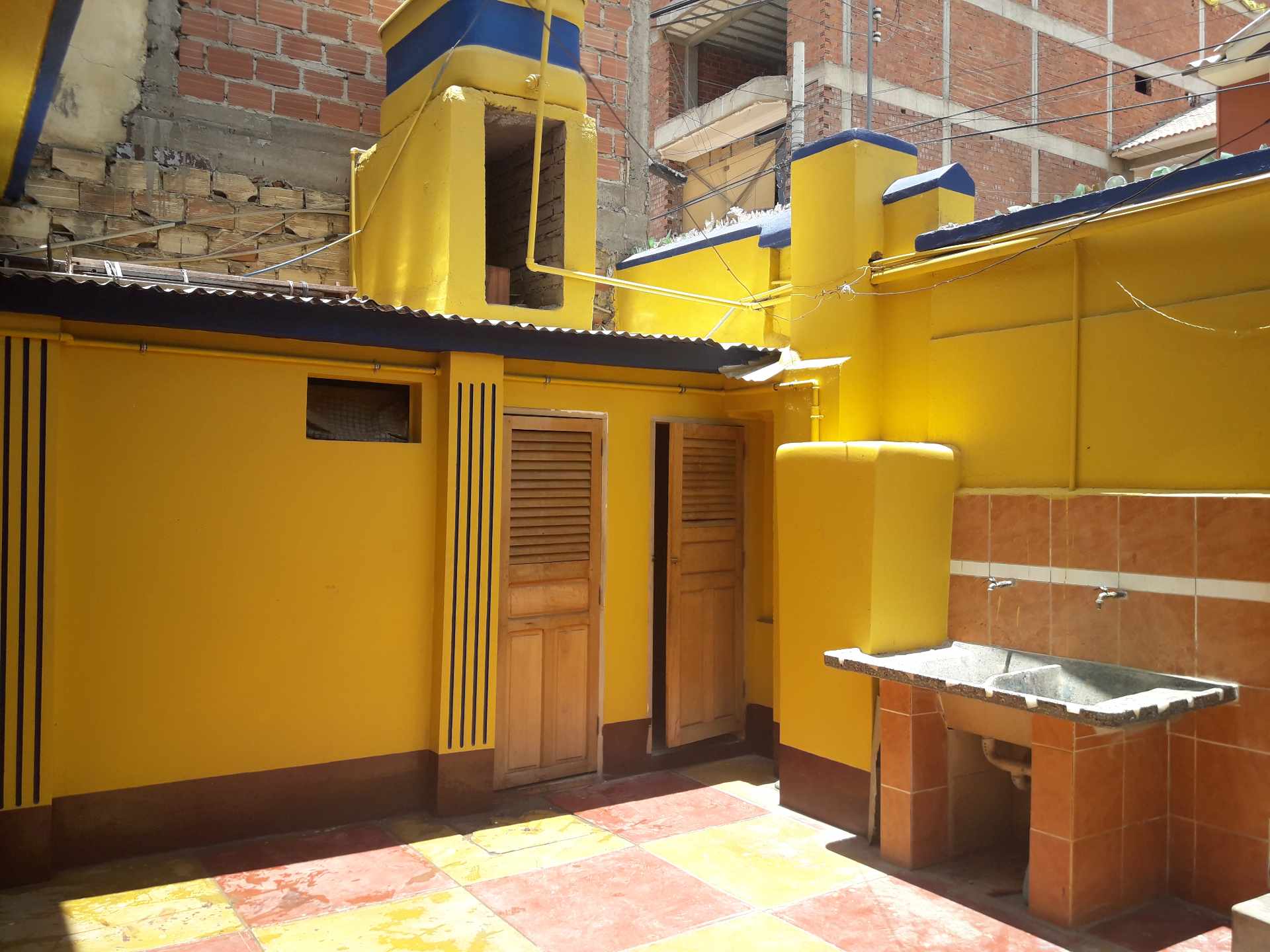 Casa en Alalay en Cochabamba 13 dormitorios 2 baños 2 parqueos Foto 2