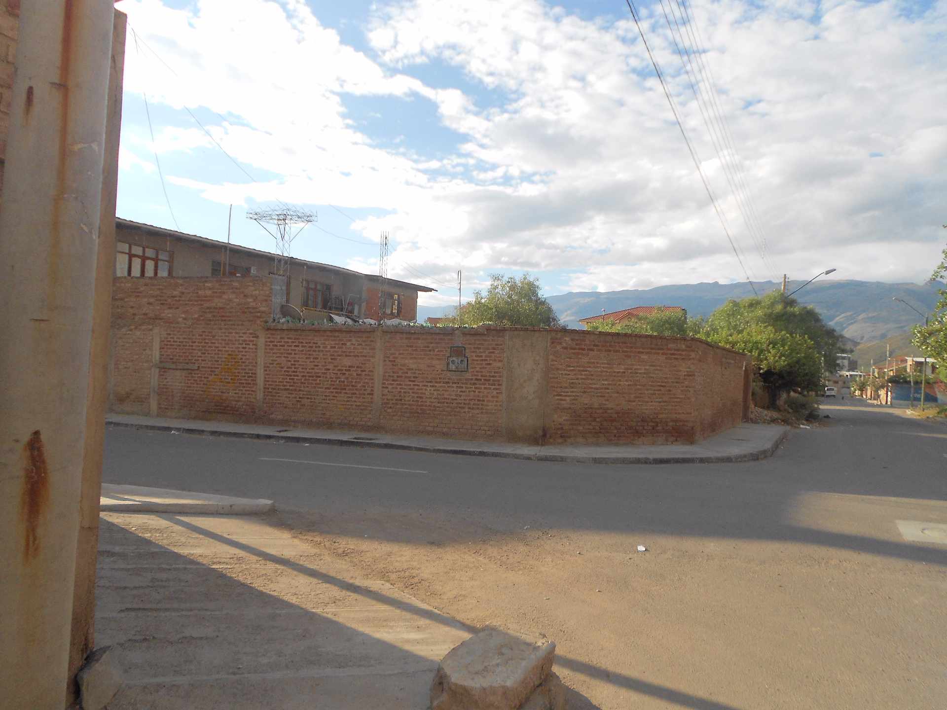 Casa en Alalay en Cochabamba 6 dormitorios 4 baños 6 parqueos Foto 8