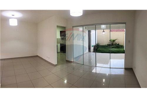 En Alquiler a $us 550 Foto 8