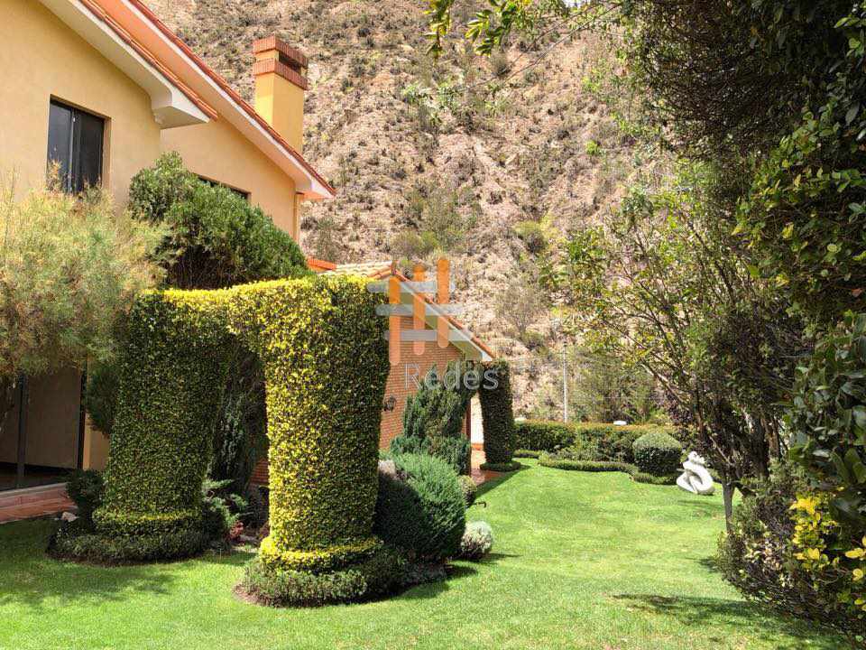 Casa en Calacoto en La Paz 4 dormitorios 5 baños 4 parqueos Foto 9