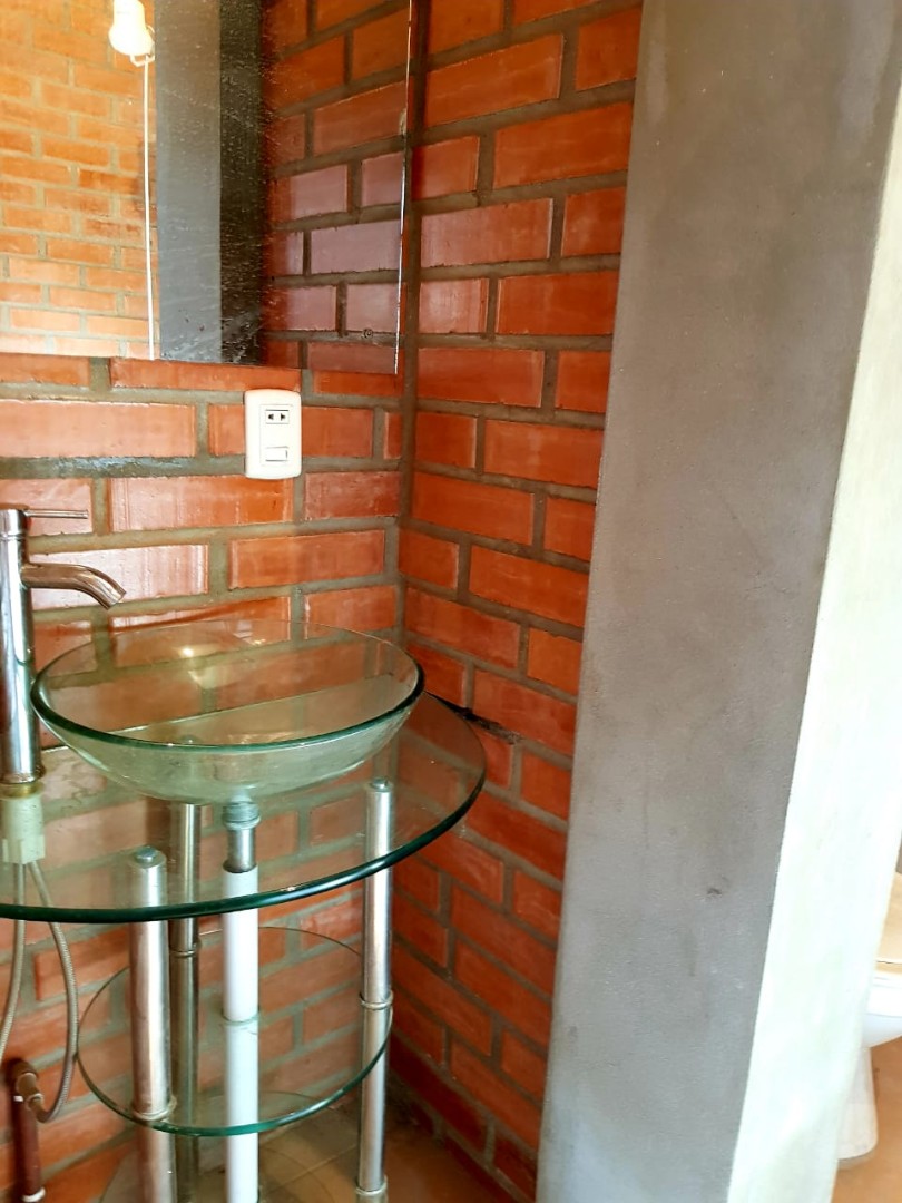 Casa en AlquilerHERMOSA  CASA  ALQUILER ZONA  JUPAPINA Foto 3