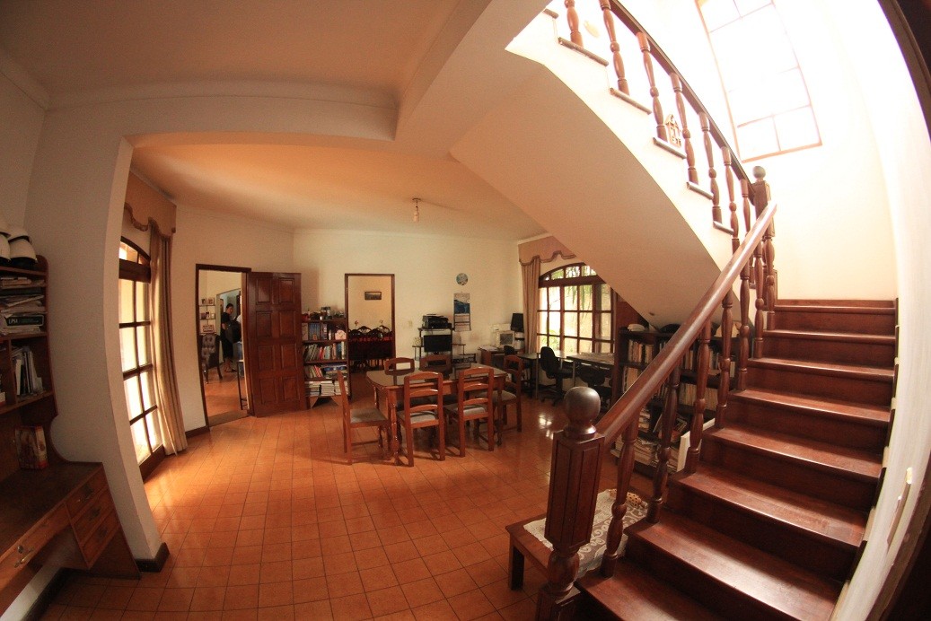 Casa en Barrio Urbari en Santa Cruz de la Sierra 4 dormitorios 4 baños 4 parqueos Foto 11