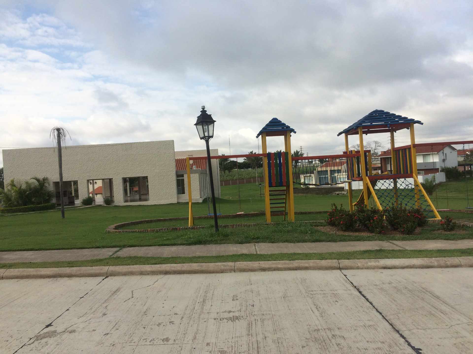 En Venta a $us 230,000 Foto 3