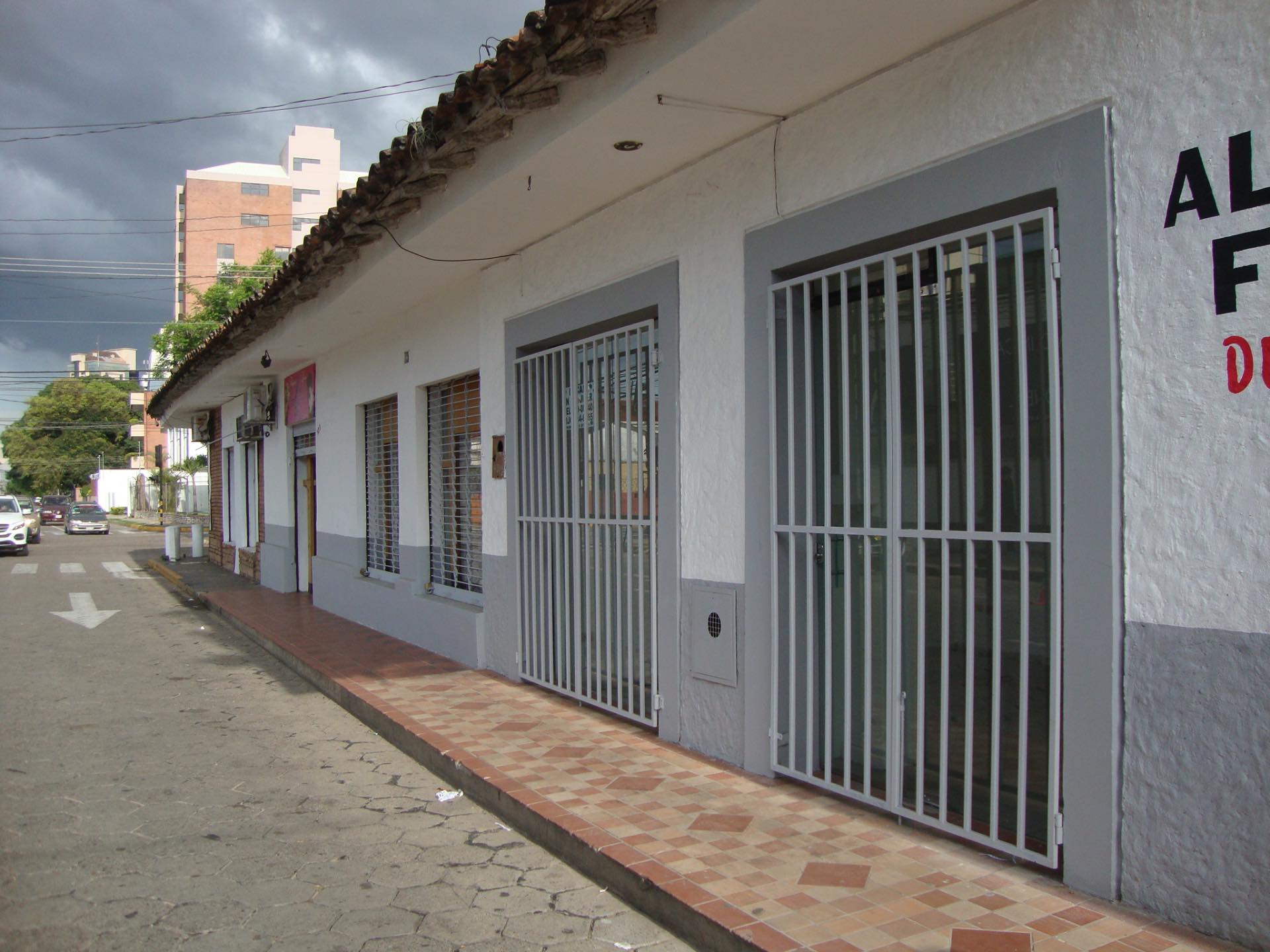 Local comercial en Centro en Santa Cruz de la Sierra 1 dormitorios 1 baños  Foto 1