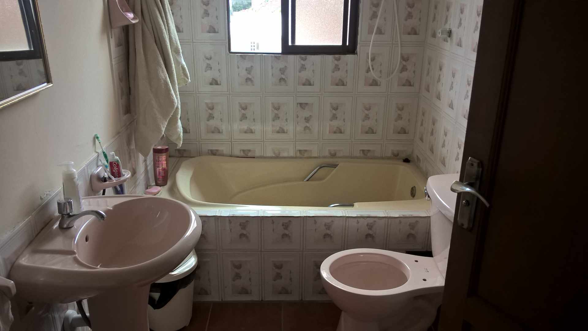 Casa en VentaZona alto irpavi- Las lomas de chuamaya 4 dormitorios 2 baños  Foto 4