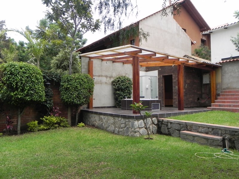 Casa en Aranjuez en Cochabamba 3 dormitorios 4 baños 4 parqueos Foto 2