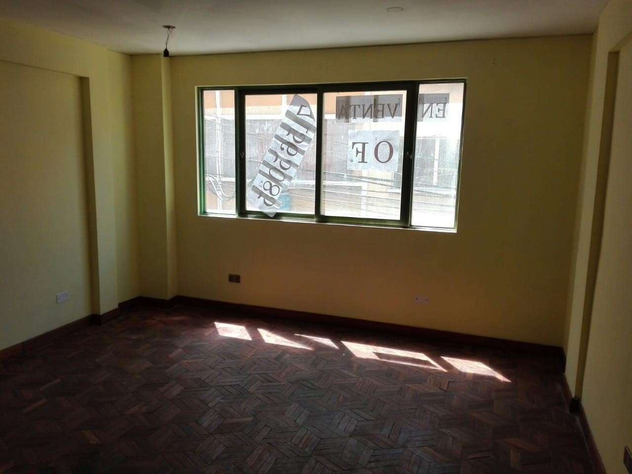 Oficina en VentaCalle Isaac Tamayo, casi esq. Santa Cruz 2 dormitorios 1 baños  Foto 4