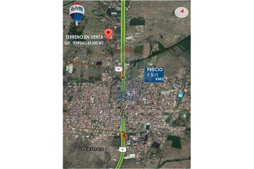 Casa en Venta 200 metros pasando a Warnes la 1er rotonda Foto 5